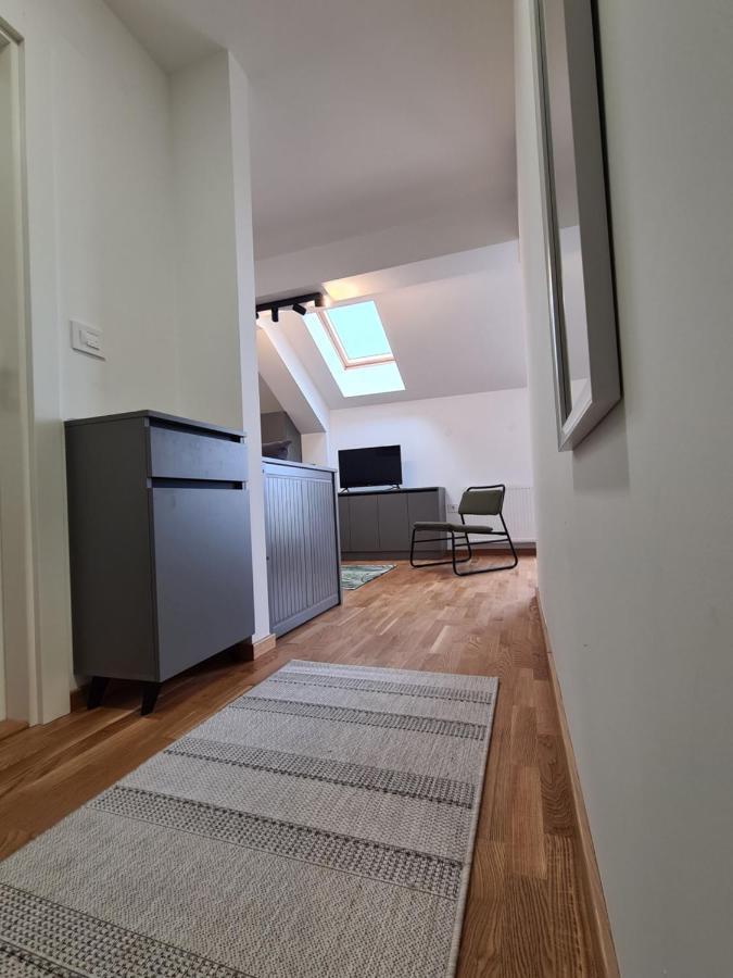 New Now Living Apartment โนวีซาด ภายนอก รูปภาพ