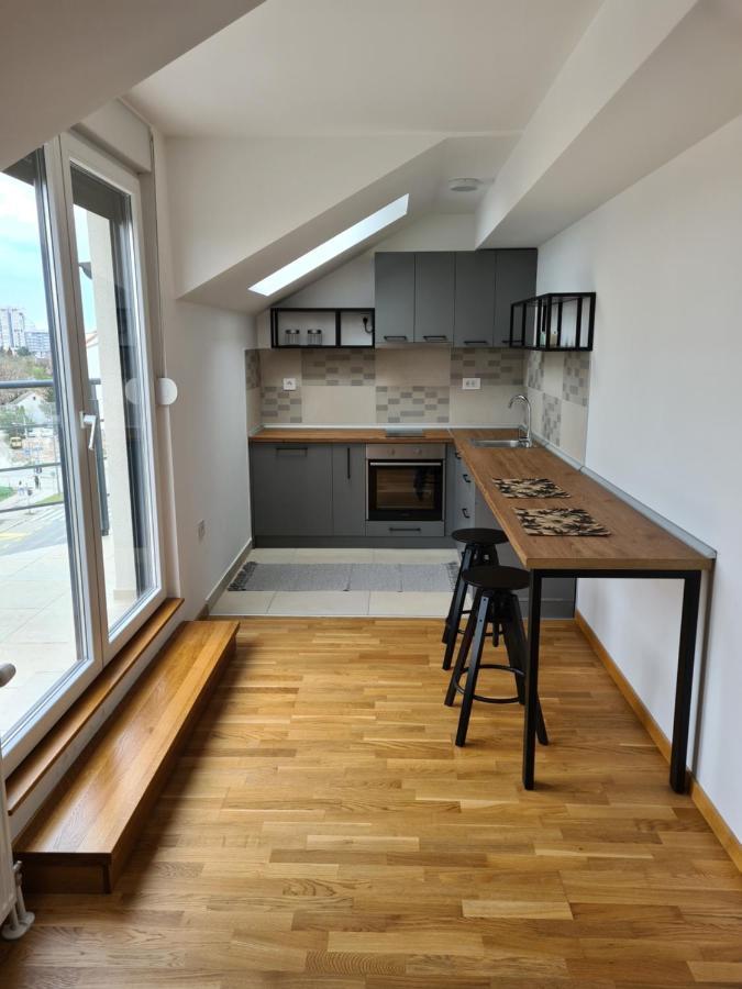 New Now Living Apartment โนวีซาด ภายนอก รูปภาพ